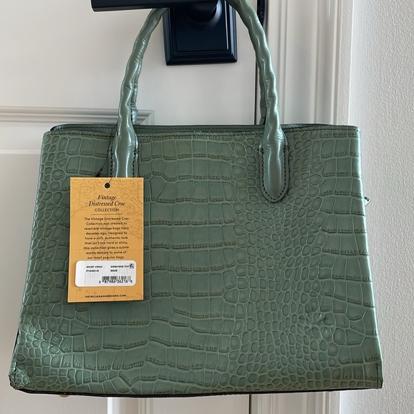 Patricia Nash Handbags - Brand New Patricia Nash Leather Green Crocodile-Embossed Women's Handbag